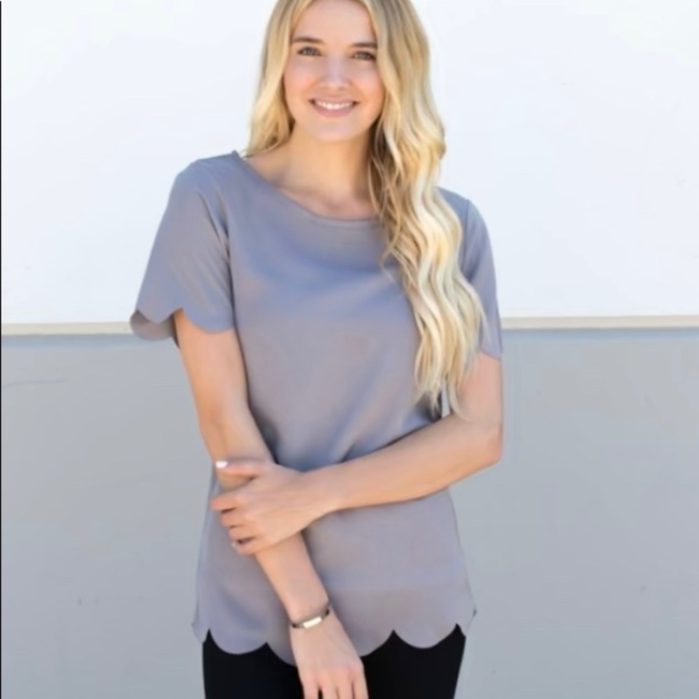 Scalloped Edge Top